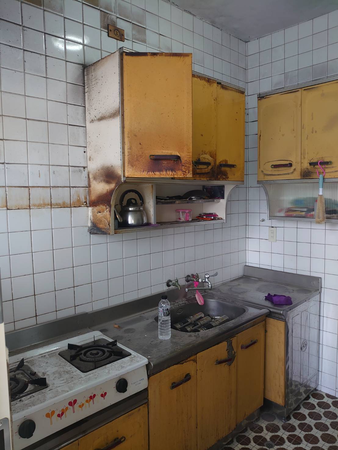 廚房流理台及木窗拆除